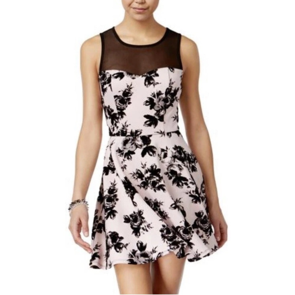 Trixxi Pink & Velvety Black Flowers Floral Mini Dress Fit & Flare Size Large